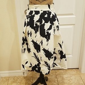 Cute pleated floral skirt